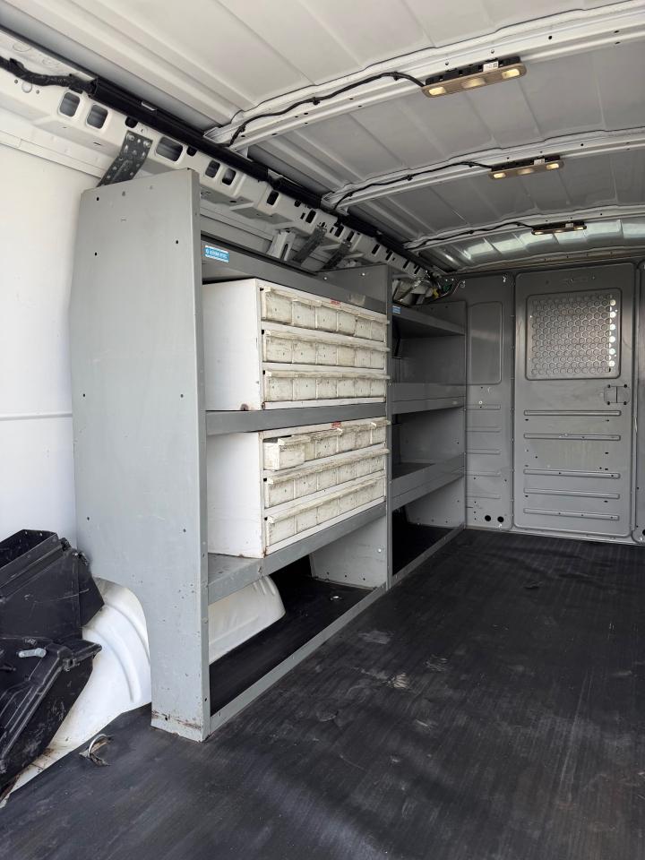 GMC Savana G3500 Cargo 2016