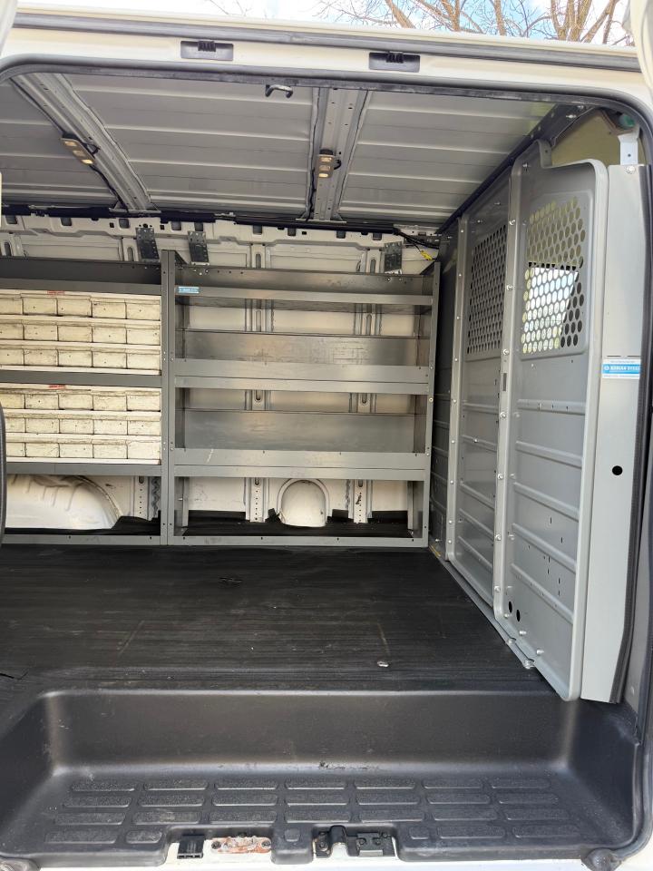 GMC Savana G3500 Cargo 2016