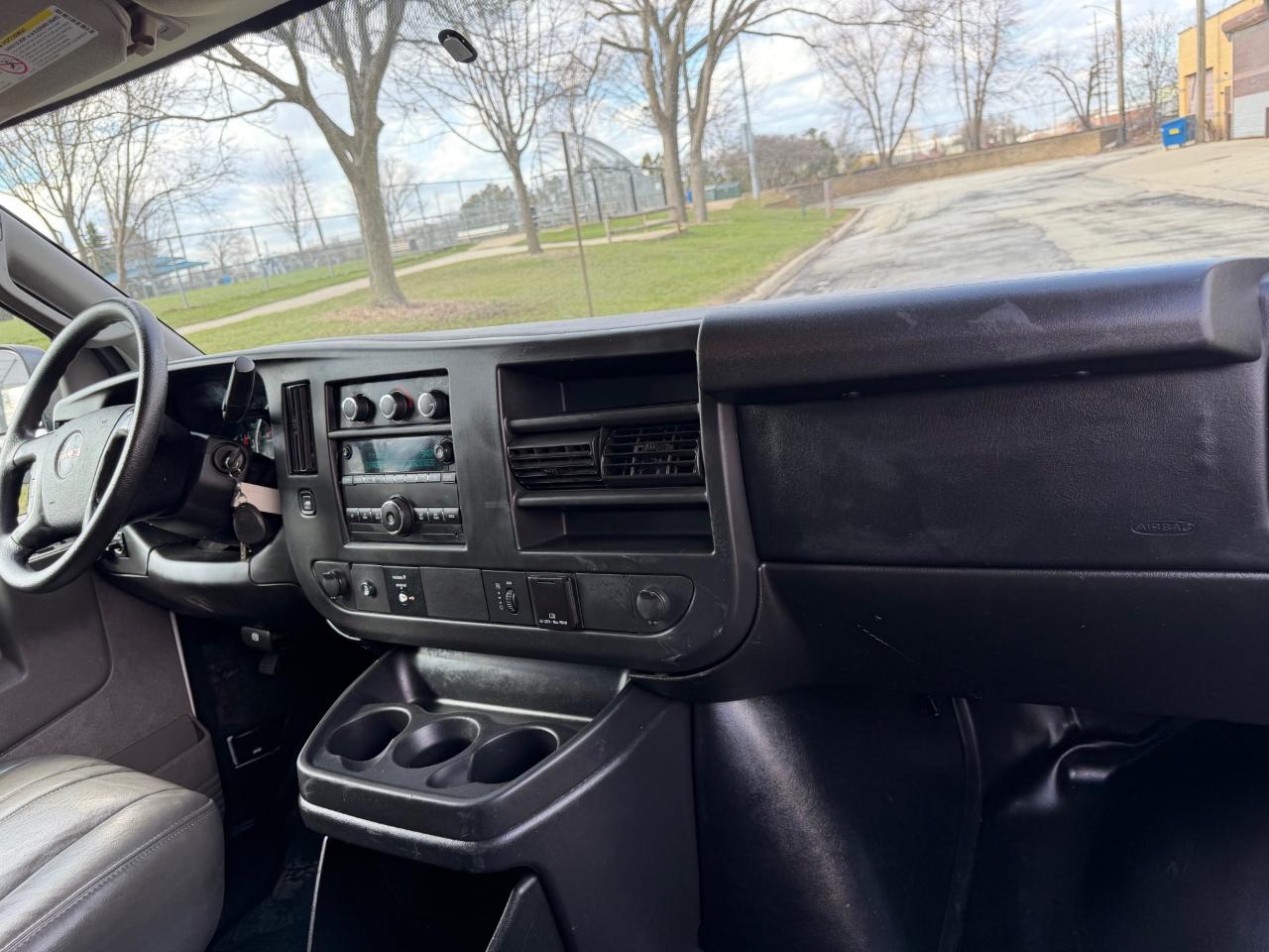 GMC Savana G3500 Cargo 2016