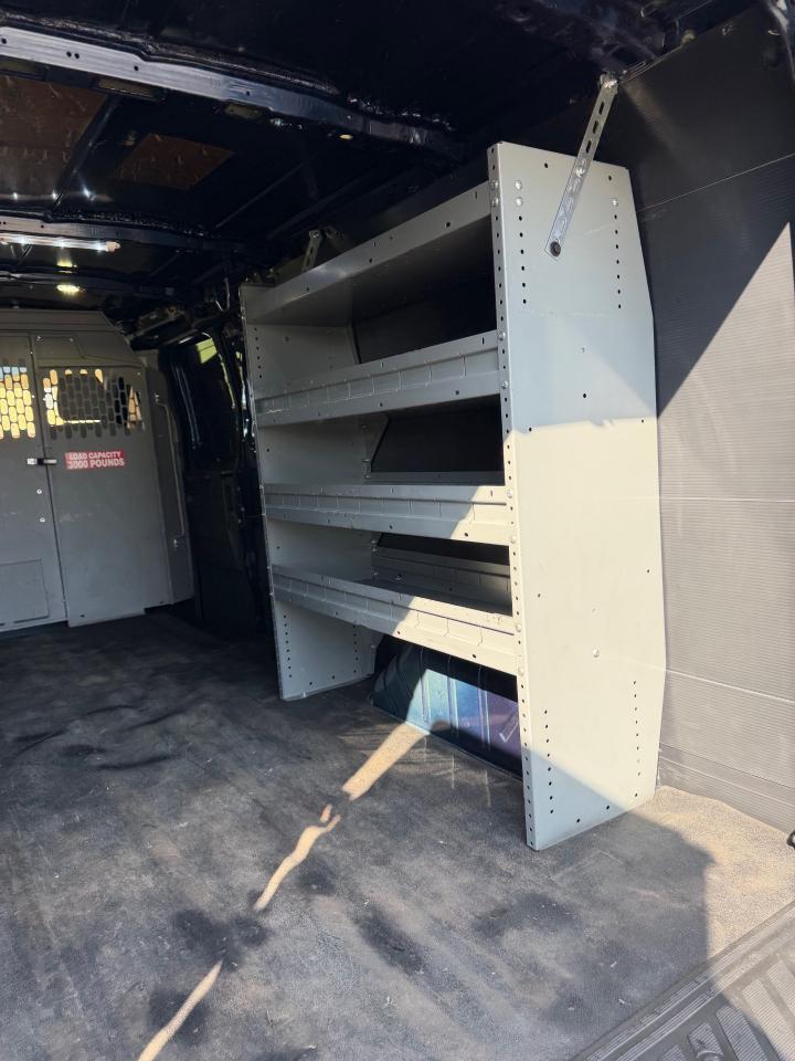 Ford Transit 250 Van Low Roof 60/40 Pass. 148-in. WB 2017