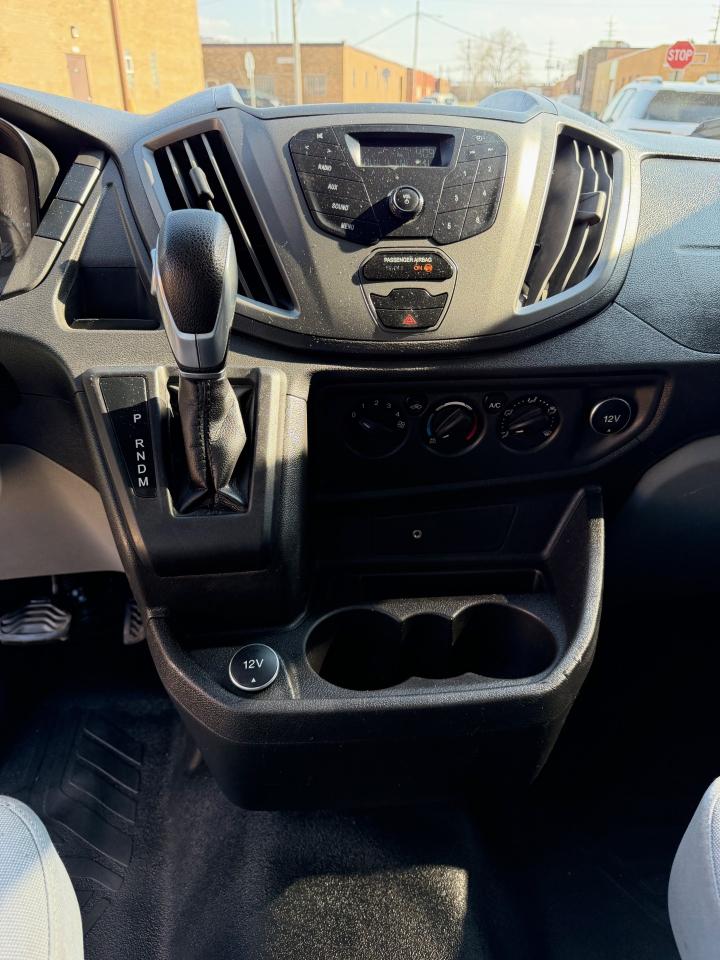 Ford Transit 250 Van Low Roof 60/40 Pass. 148-in. WB 2017