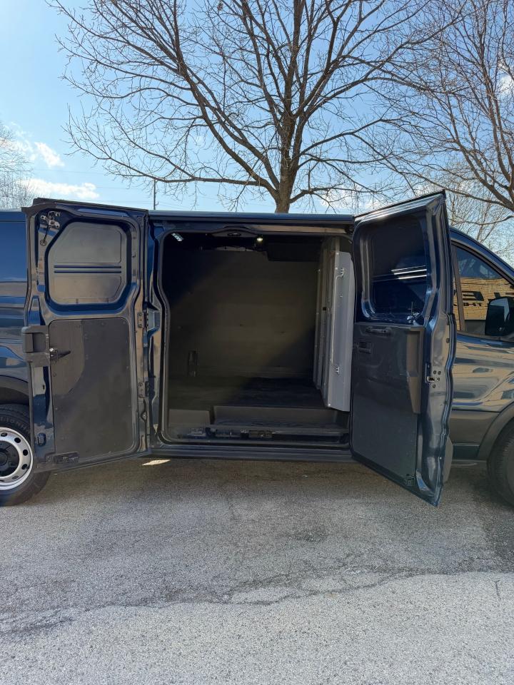 Ford Transit 250 Van Low Roof 60/40 Pass. 148-in. WB 2017