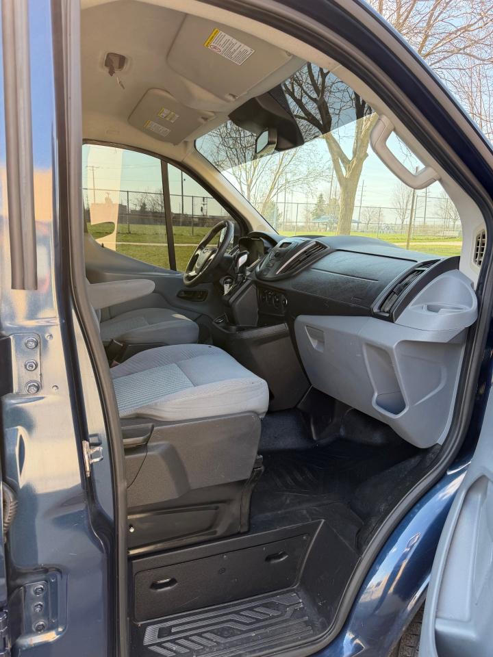 Ford Transit 250 Van Low Roof 60/40 Pass. 148-in. WB 2017