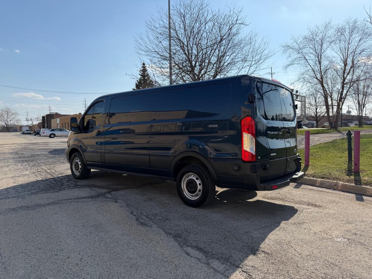 Ford Transit 250 Van Low Roof 60/40 Pass. 148-in. WB 2017