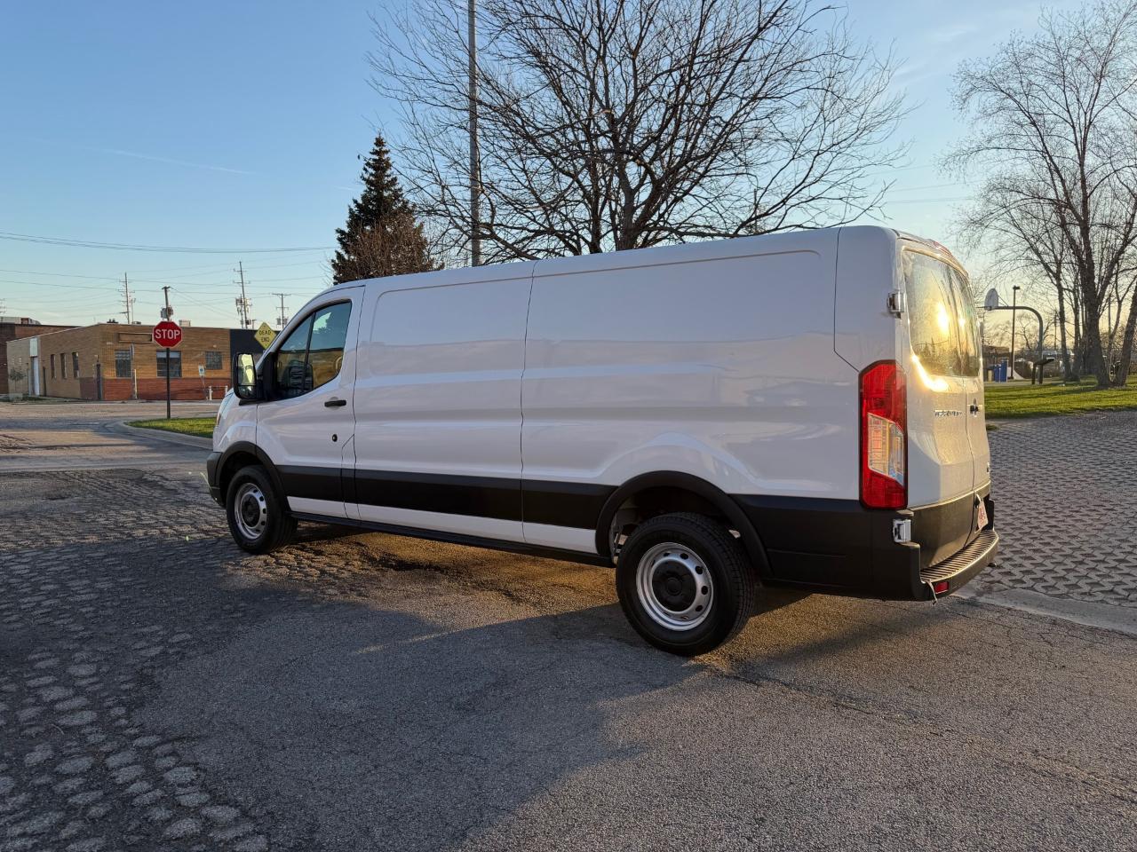 Ford Transit 150 Van Low Roof w/Sliding Pass. 148-in. WB 2021