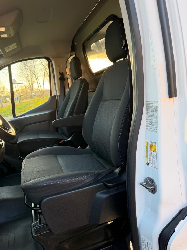 Ford Transit 150 Van Low Roof w/Sliding Pass. 148-in. WB 2021