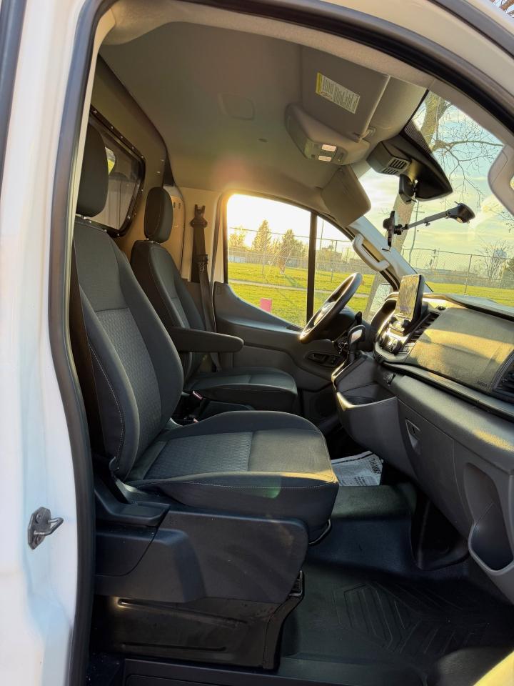 Ford Transit 150 Van Low Roof w/Sliding Pass. 148-in. WB 2021