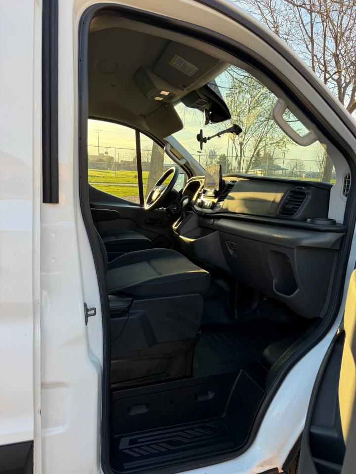 Ford Transit 150 Van Low Roof w/Sliding Pass. 148-in. WB 2021