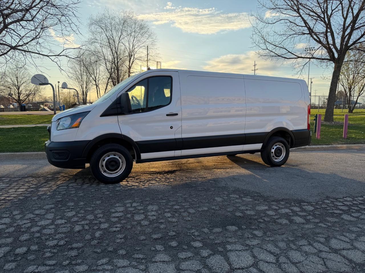 Ford Transit 150 Van Low Roof w/Sliding Pass. 148-in. WB 2021