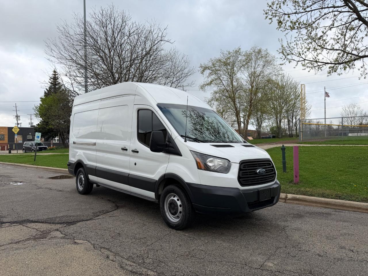 Ford Transit 250 Van High Roof w/Sliding Pass. 148-in. WB 2018