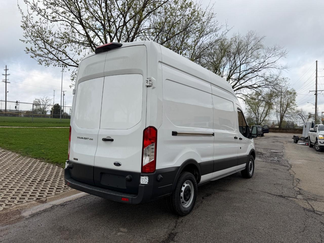 Ford Transit 250 Van High Roof w/Sliding Pass. 148-in. WB 2018
