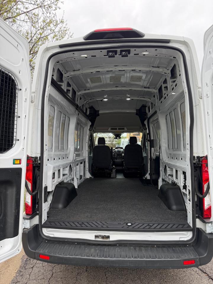 Ford Transit 250 Van High Roof w/Sliding Pass. 148-in. WB 2018