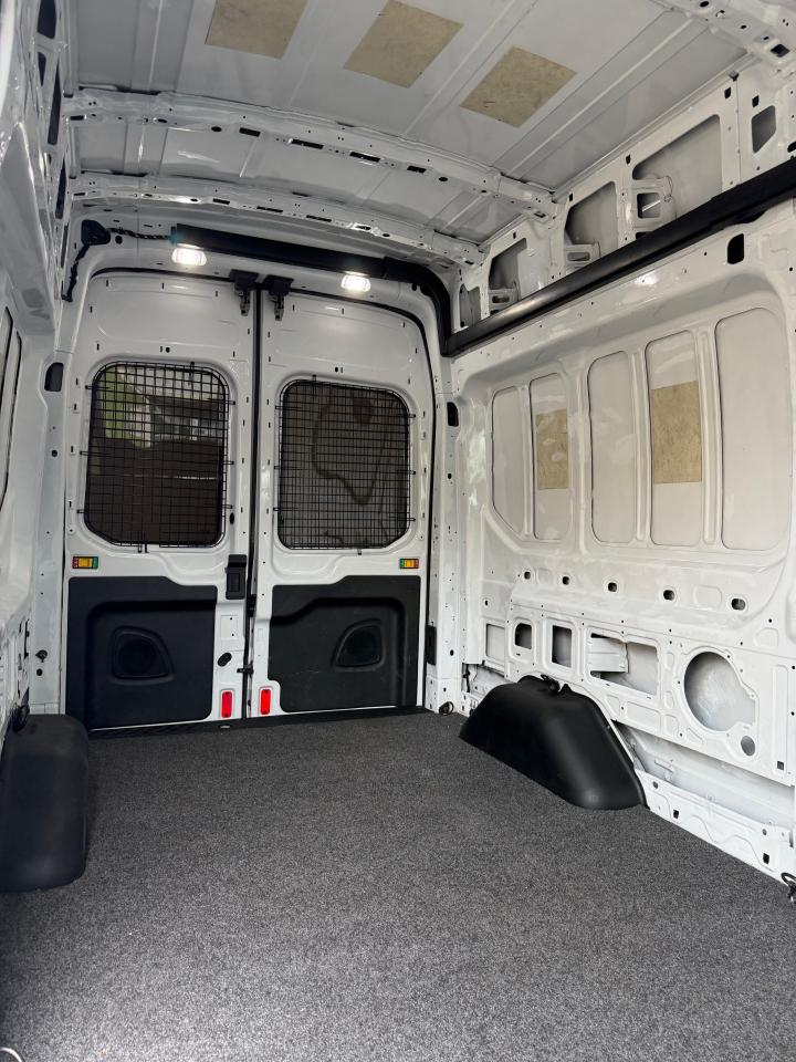 Ford Transit 250 Van High Roof w/Sliding Pass. 148-in. WB 2018