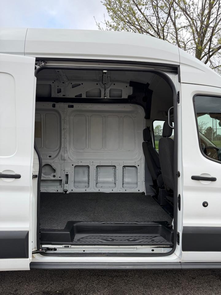 Ford Transit 250 Van High Roof w/Sliding Pass. 148-in. WB 2018