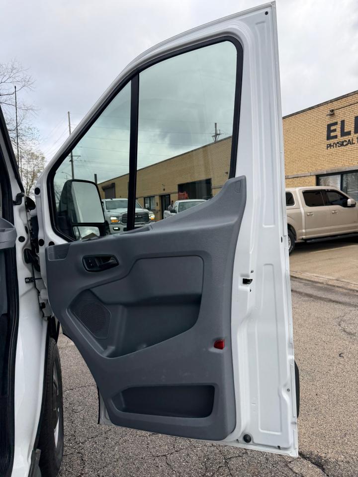 Ford Transit 250 Van High Roof w/Sliding Pass. 148-in. WB 2018