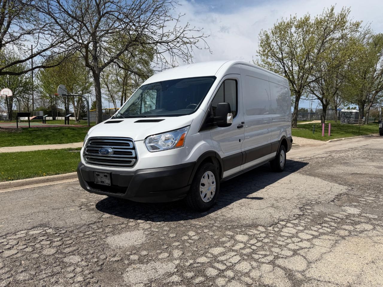 Ford Transit 250 Van Med. Roof w/Sliding Pass. 148-in. WB 2019