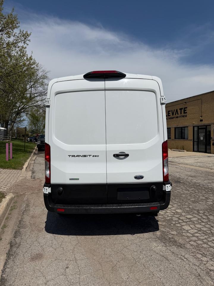 Ford Transit 250 Van Med. Roof w/Sliding Pass. 148-in. WB 2019