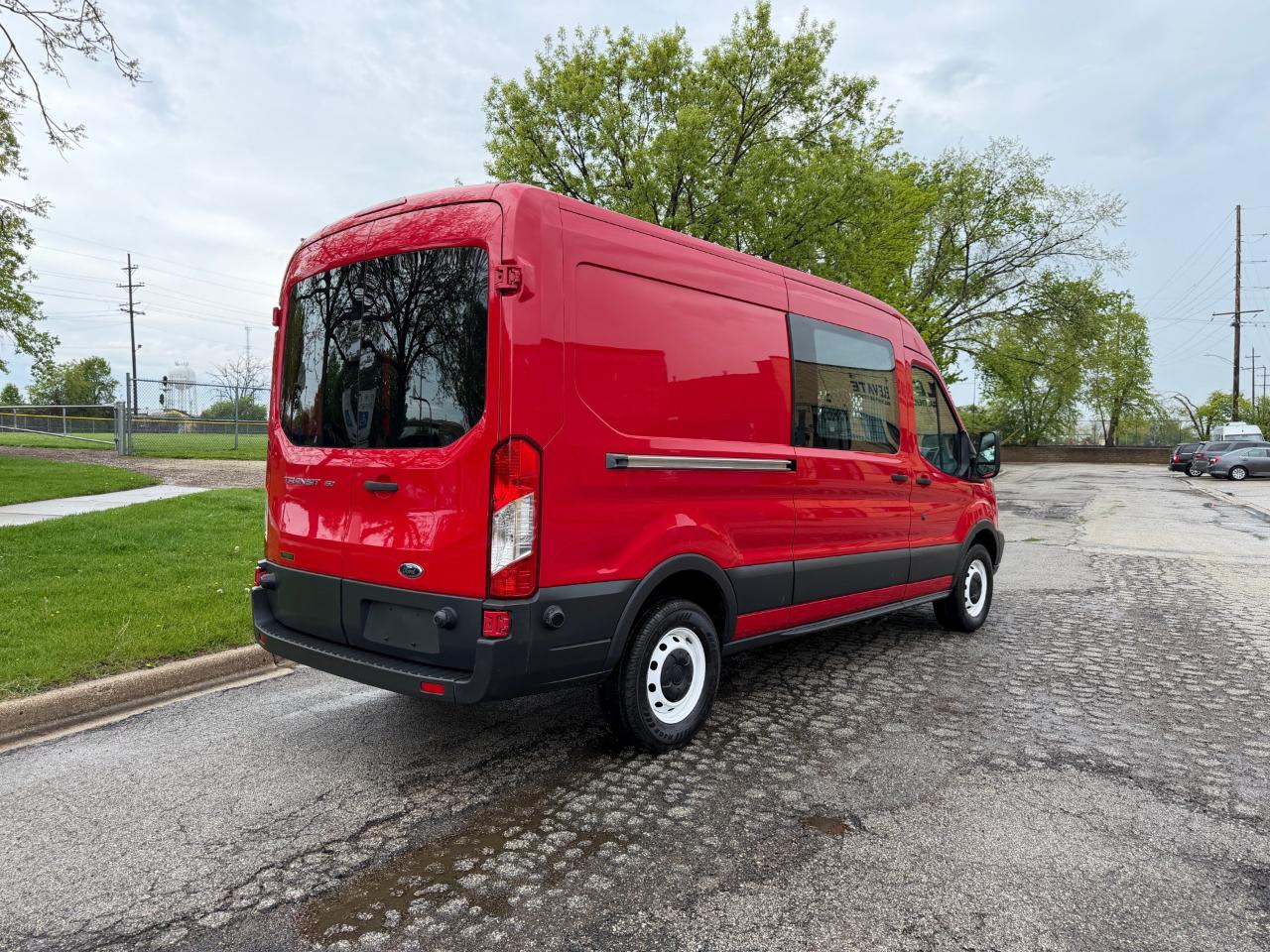 Ford Transit 150 Van Med. Roof w/Sliding Pass. 148-in. WB 2015