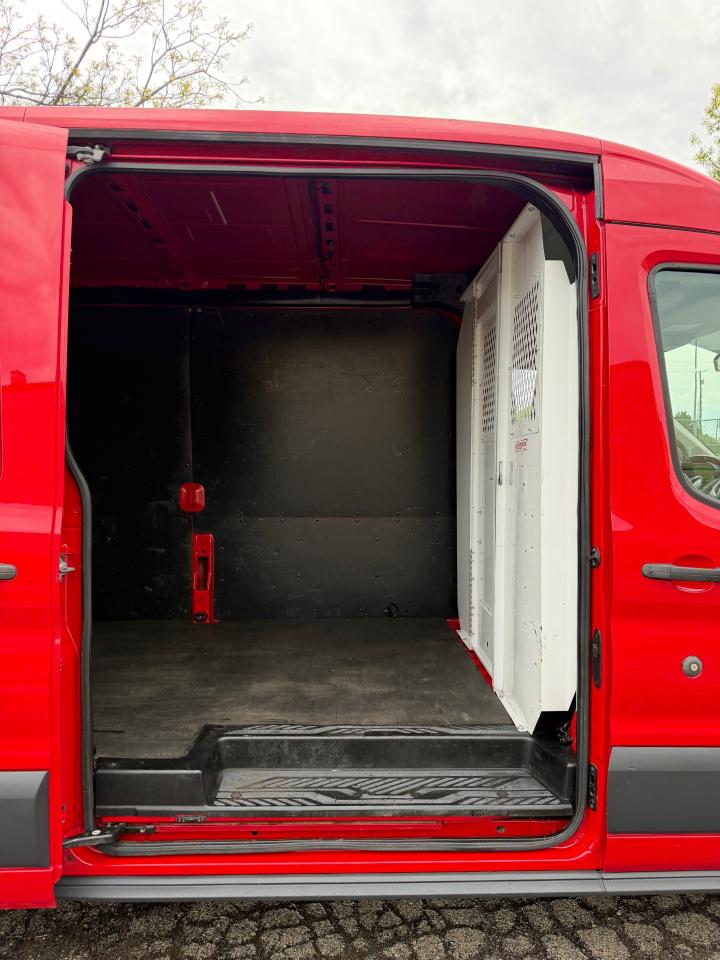 Ford Transit 150 Van Med. Roof w/Sliding Pass. 148-in. WB 2015