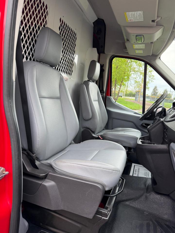 Ford Transit 150 Van Med. Roof w/Sliding Pass. 148-in. WB 2015