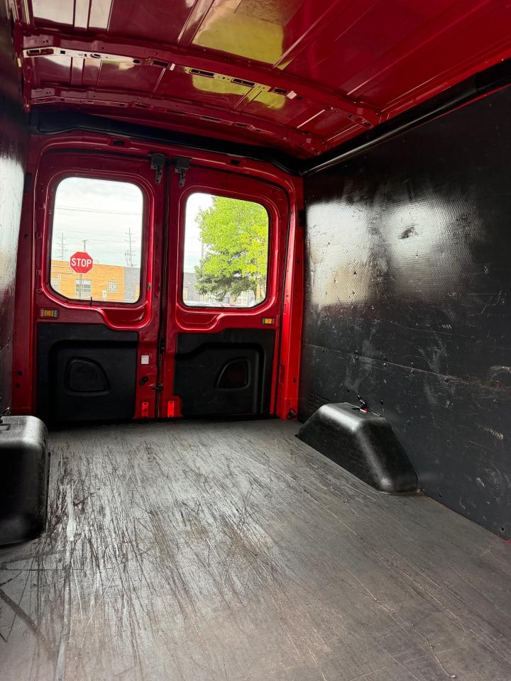 Ford Transit 150 Van Med. Roof w/Sliding Pass. 148-in. WB 2015