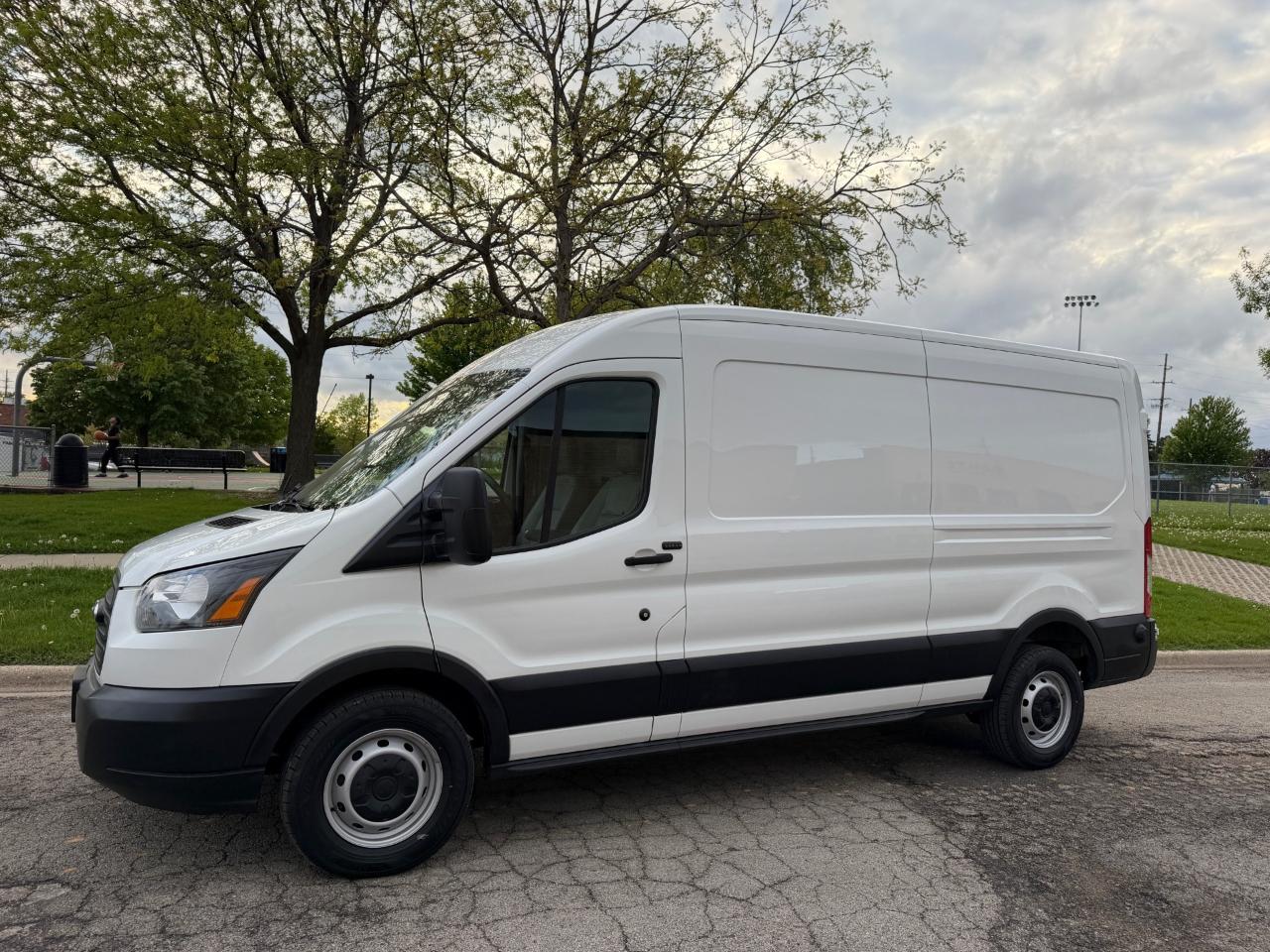 Ford Transit 350 Van Med. Roof w/Sliding Pass. 148-in. WB 2019