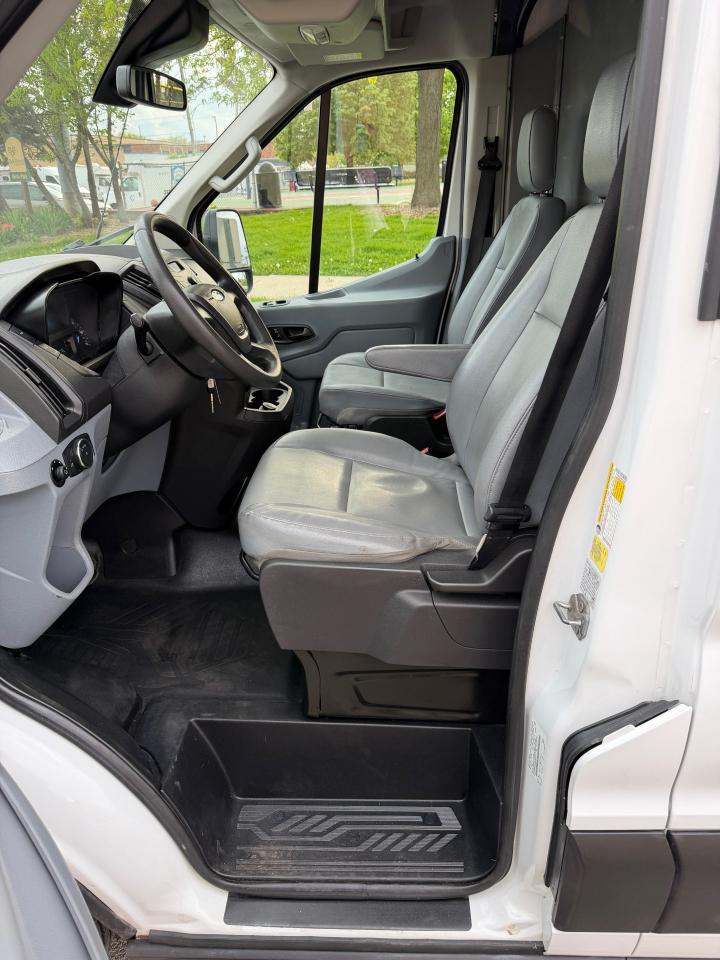 Ford Transit 350 Van Med. Roof w/Sliding Pass. 148-in. WB 2019