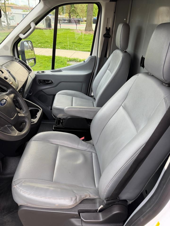 Ford Transit 350 Van Med. Roof w/Sliding Pass. 148-in. WB 2019