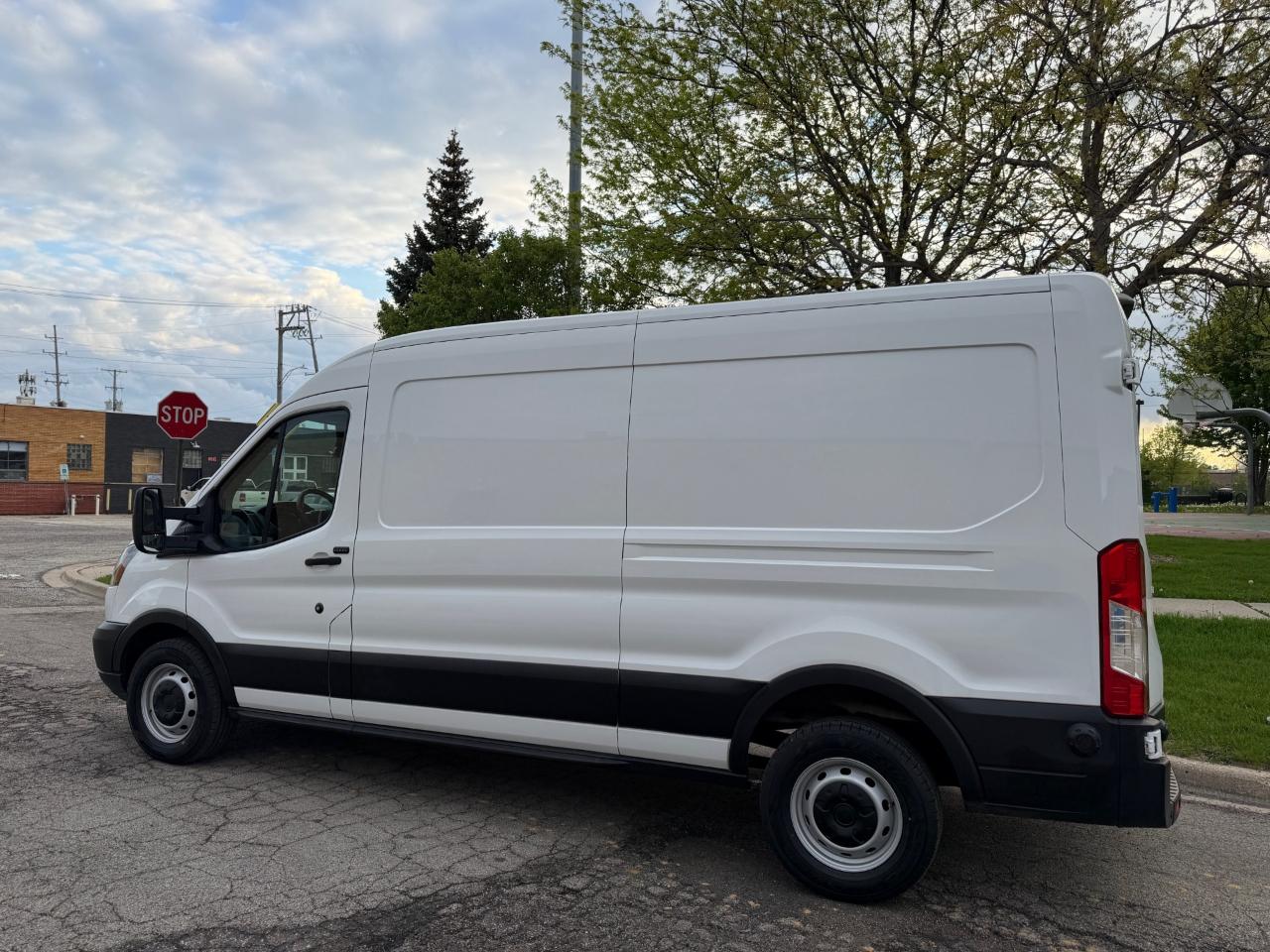 Ford Transit 350 Van Med. Roof w/Sliding Pass. 148-in. WB 2019