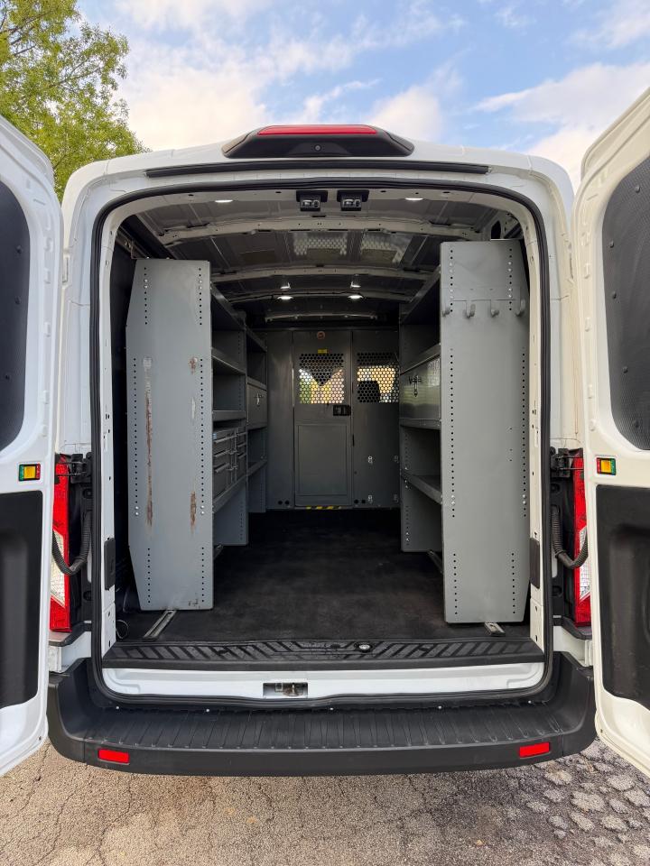 Ford Transit 250 Van Med. Roof w/Sliding Pass. 148-in. WB 2018