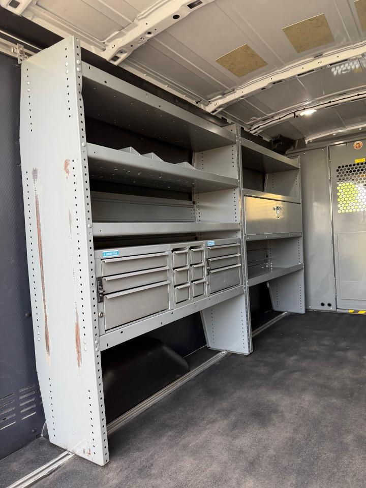 Ford Transit 250 Van Med. Roof w/Sliding Pass. 148-in. WB 2018