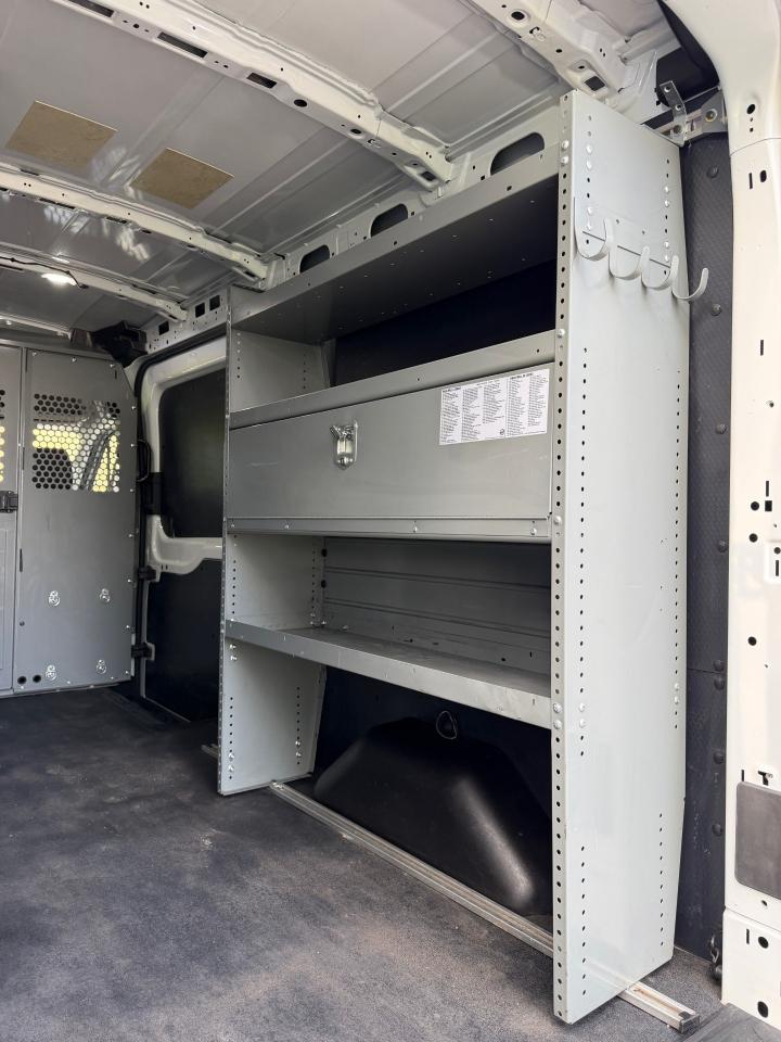 Ford Transit 250 Van Med. Roof w/Sliding Pass. 148-in. WB 2018