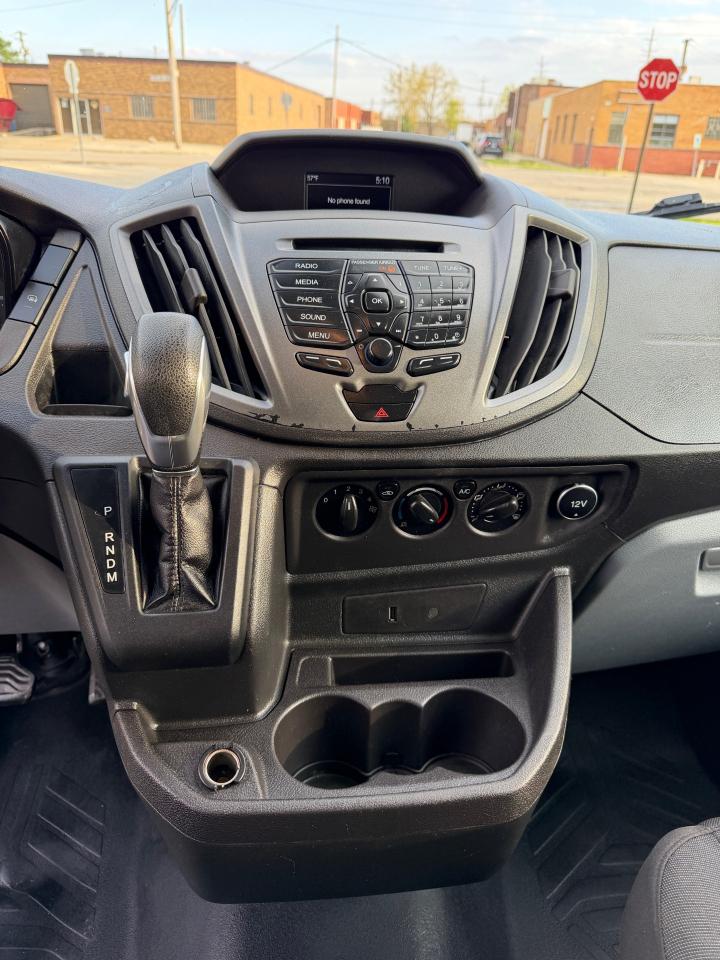 Ford Transit 250 Van Med. Roof w/Sliding Pass. 148-in. WB 2018