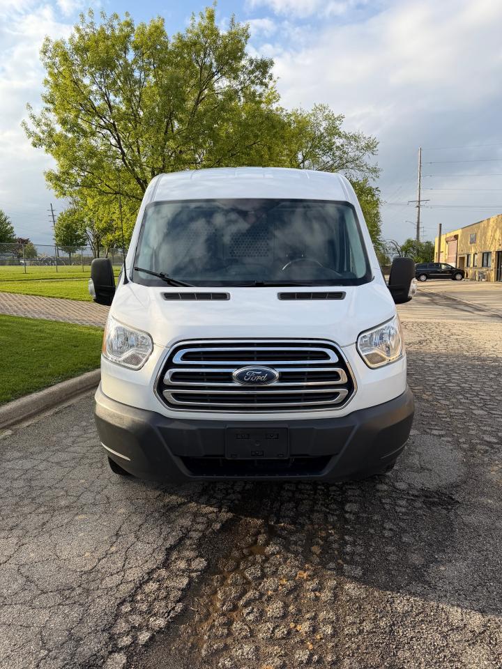 Ford Transit 250 Van Med. Roof w/Sliding Pass. 148-in. WB 2018