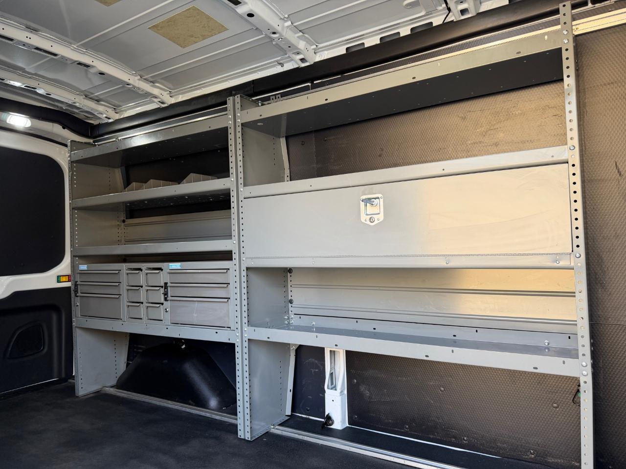 Ford Transit 250 Van Med. Roof w/Sliding Pass. 148-in. WB 2018