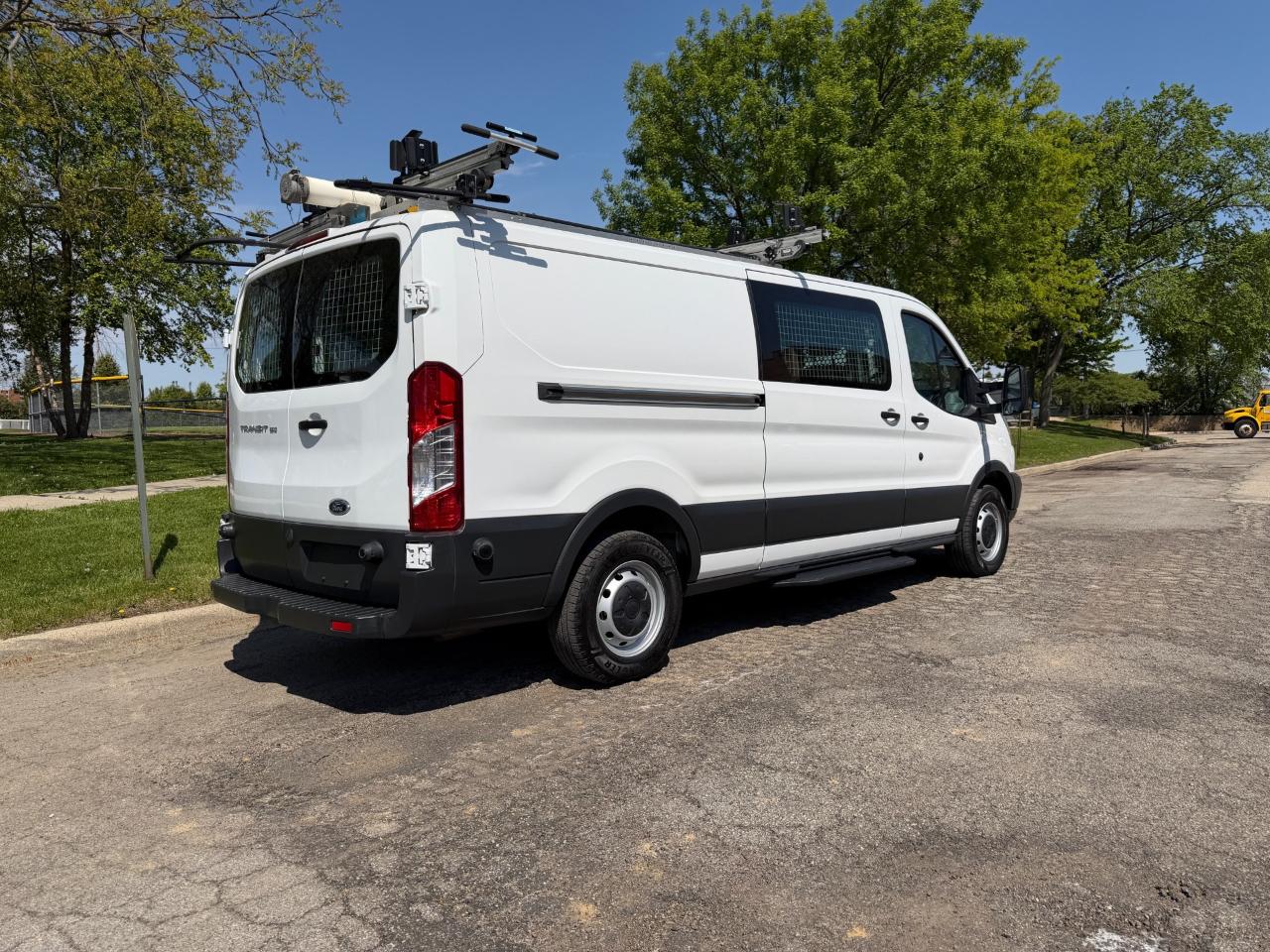 Ford Transit 150 Van Low Roof w/Sliding Pass. 148-in. WB 2018