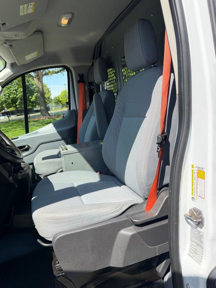 Ford Transit 150 Van Low Roof w/Sliding Pass. 148-in. WB 2018
