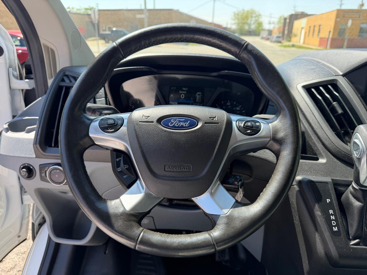 Ford Transit 150 Van Low Roof w/Sliding Pass. 148-in. WB 2018