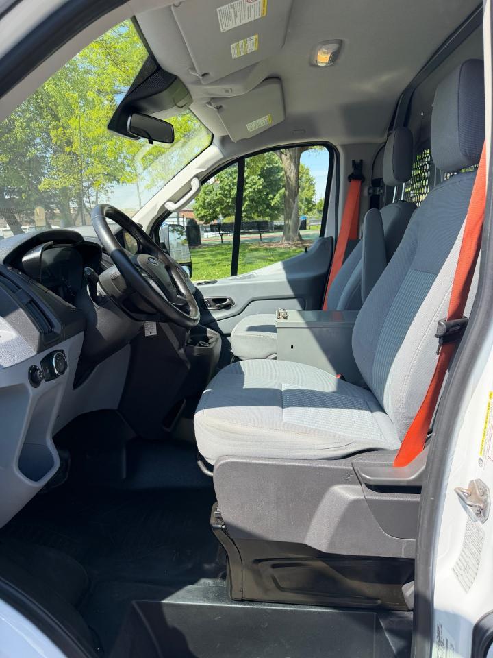 Ford Transit 150 Van Low Roof w/Sliding Pass. 148-in. WB 2018