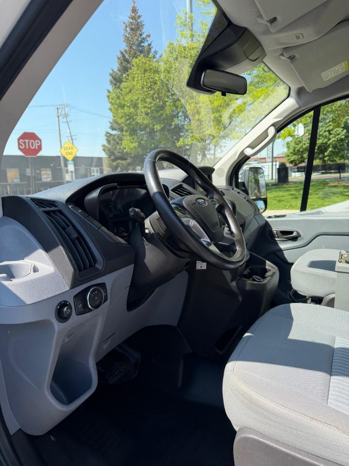 Ford Transit 150 Van Low Roof w/Sliding Pass. 148-in. WB 2018