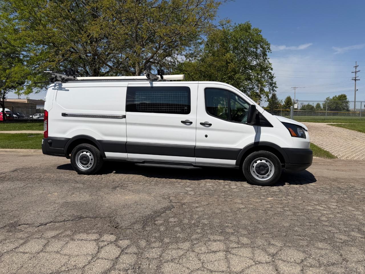 Ford Transit 150 Van Low Roof w/Sliding Pass. 148-in. WB 2018