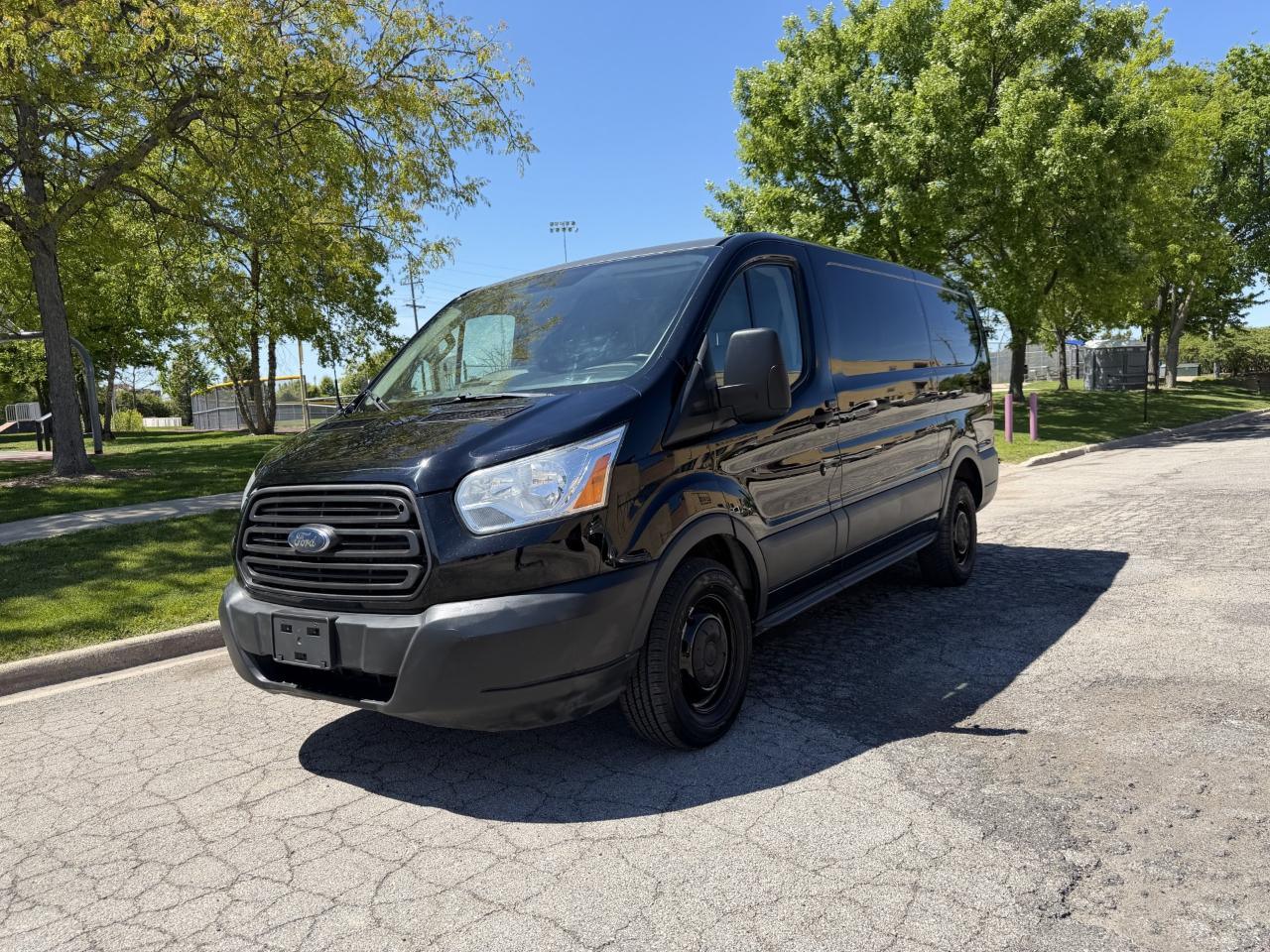 Ford Transit 150 Van Low Roof w/Sliding Pass. 130-in. WB 2017