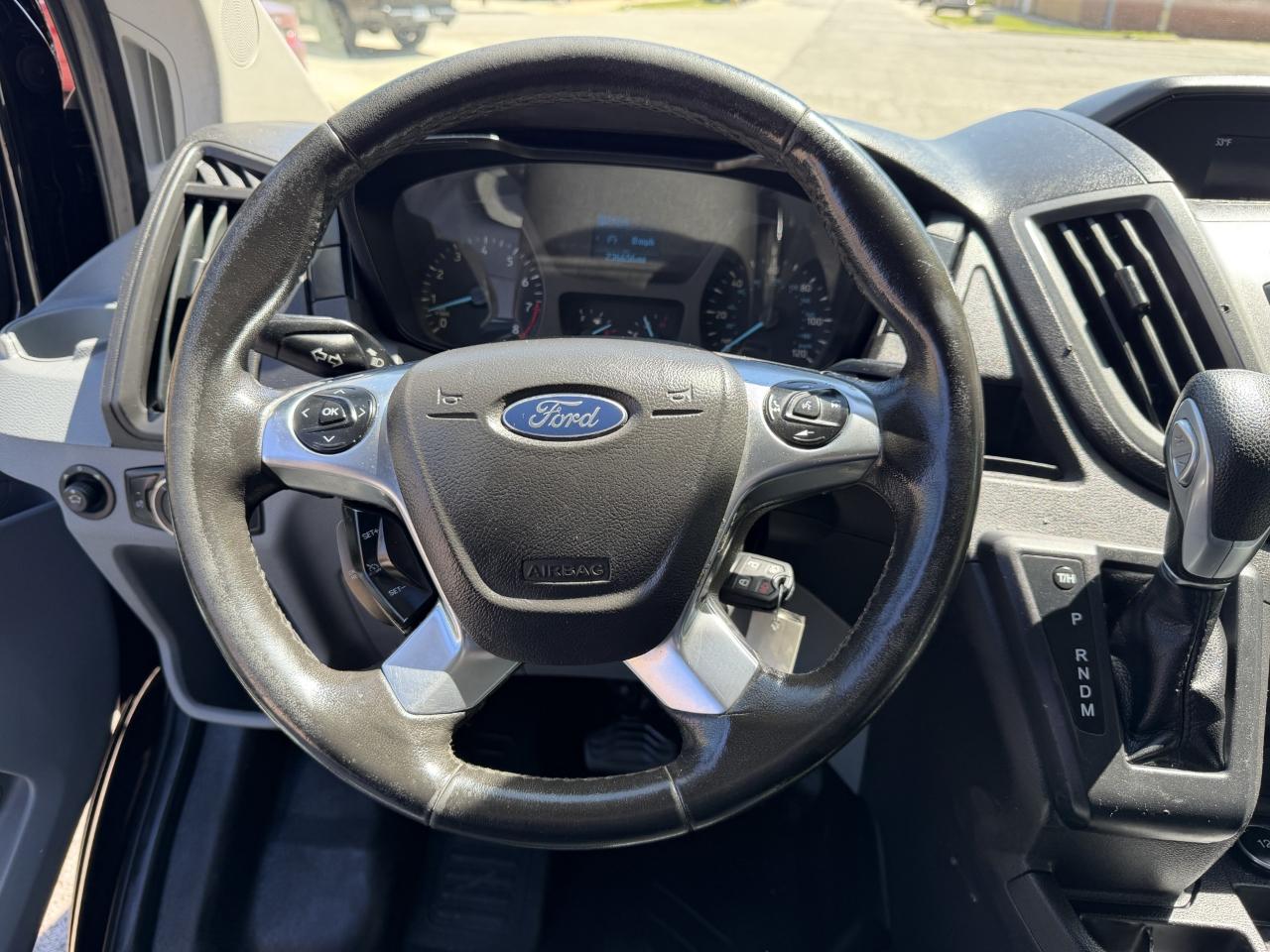 Ford Transit 150 Van Low Roof w/Sliding Pass. 130-in. WB 2017