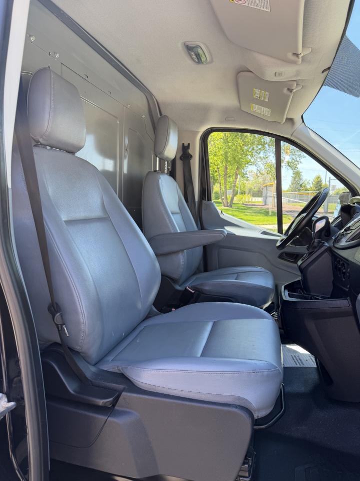 Ford Transit 150 Van Low Roof w/Sliding Pass. 130-in. WB 2017