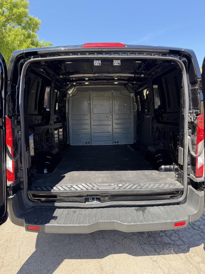 Ford Transit 150 Van Low Roof w/Sliding Pass. 130-in. WB 2017