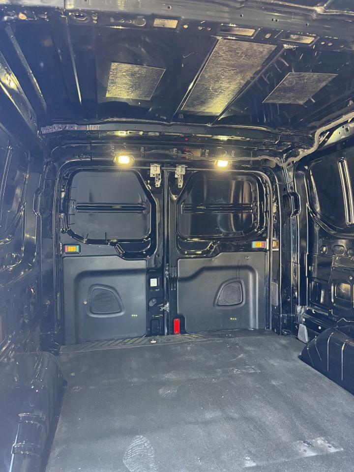 Ford Transit 150 Van Low Roof w/Sliding Pass. 130-in. WB 2017