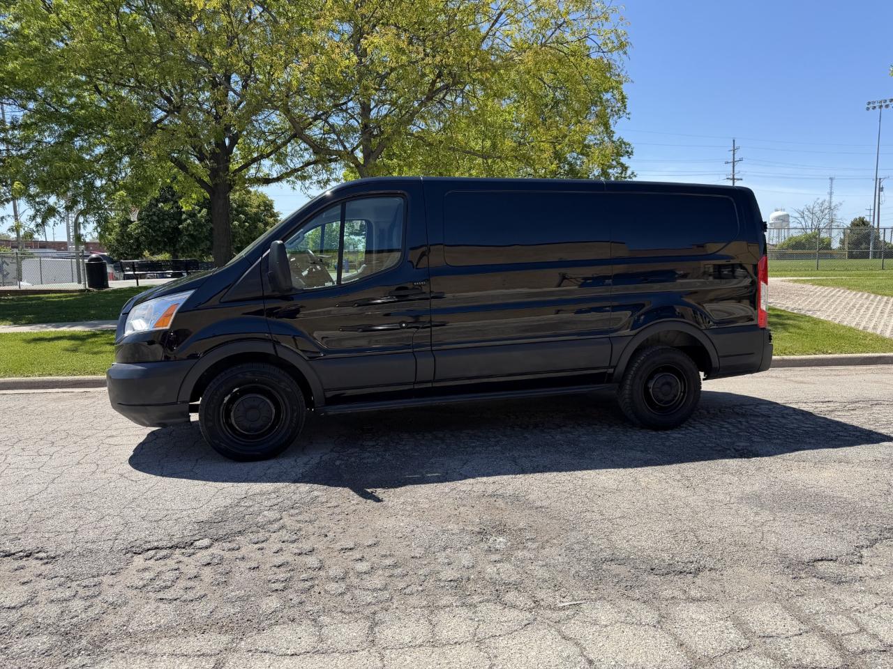 Ford Transit 150 Van Low Roof w/Sliding Pass. 130-in. WB 2017