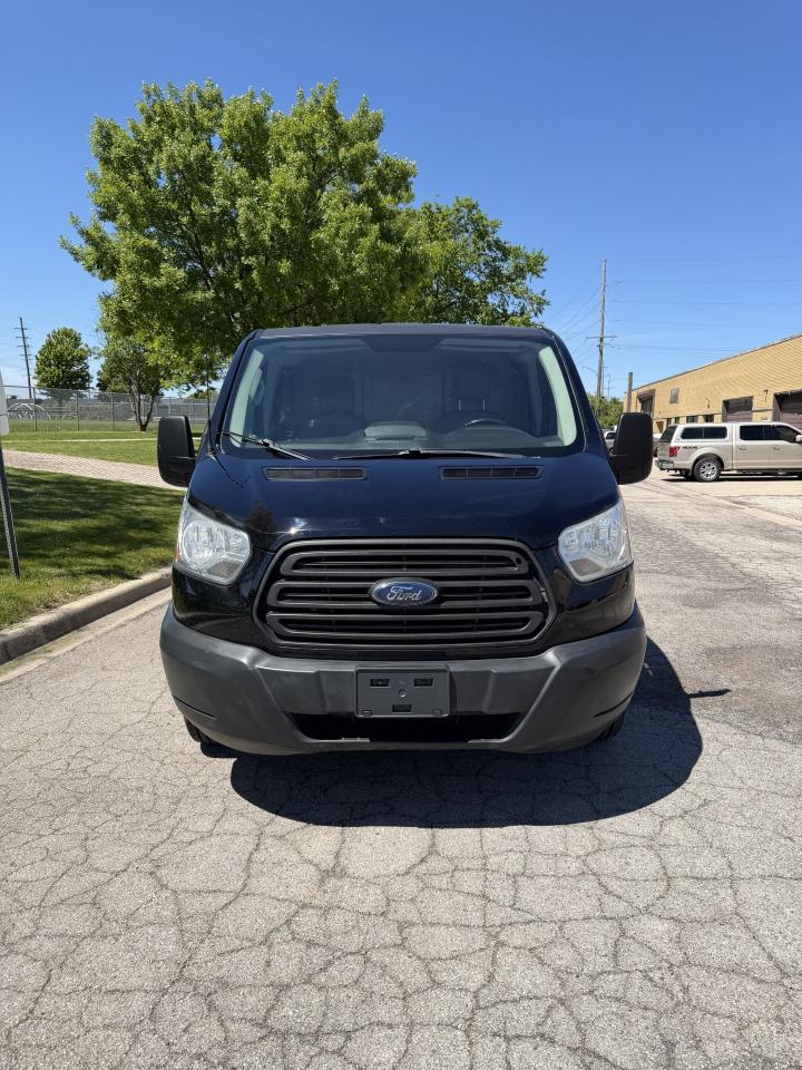 Ford Transit 150 Van Low Roof w/Sliding Pass. 130-in. WB 2017