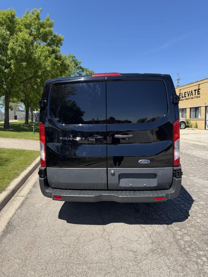 Ford Transit 150 Van Low Roof w/Sliding Pass. 130-in. WB 2017