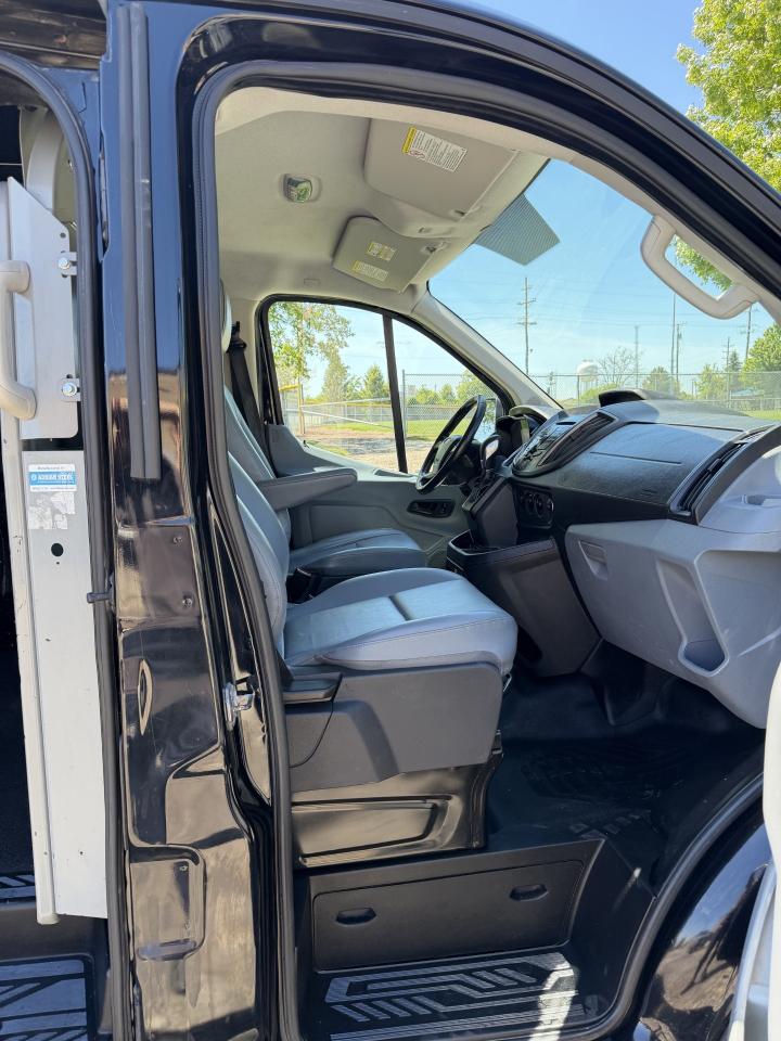 Ford Transit 150 Van Low Roof w/Sliding Pass. 130-in. WB 2017